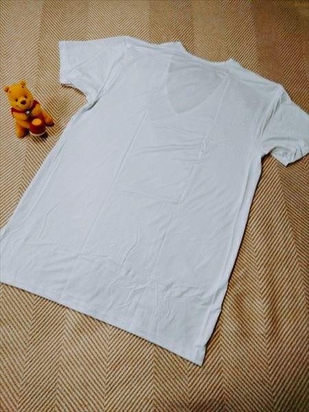 Yシャツとの相性が抜群 Vネックのエアリズムインナーならチラ見えなしでサラッと快適 ろんぶり