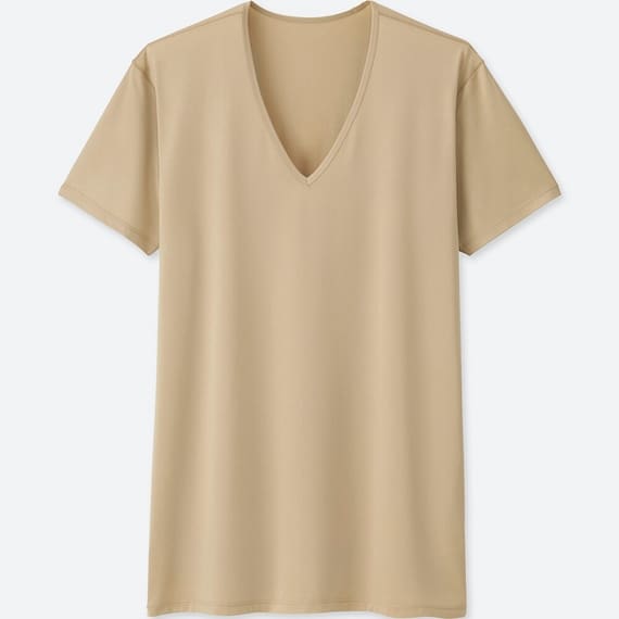 Yシャツとの相性が抜群 Vネックのエアリズムインナーならチラ見えなしでサラッと快適 ろんぶり