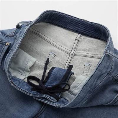 最高の履き心地 ユニクロのezyジーンズは快適で一度履いたらクセになる ろんぶり