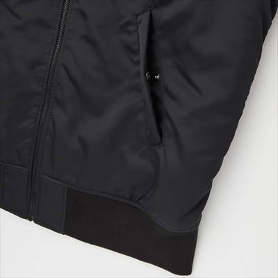 ユニクロのma 1ブルゾンはシンプルでスッキリしたシルエットが魅力 ろんぶり