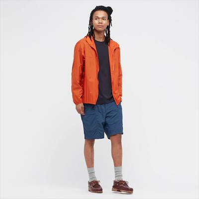 ユニクロのポケッタブルuvカットパーカ コンパクト収納でどこでも着れて便利 ろんぶり