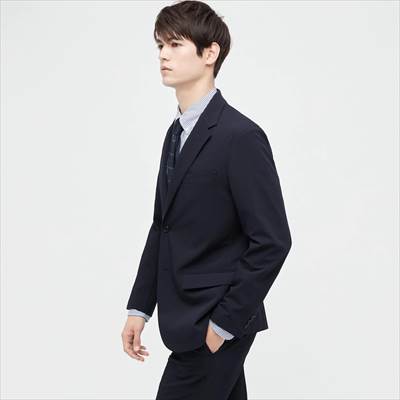 ユニクロの2022年春夏モデルの新作・感動ジャケット2WAYストレッチ(ウールライク・袖丈着丈標準)