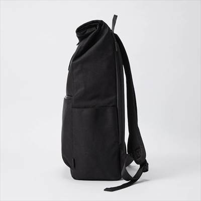 ユニクロの2022年秋冬新作ロールトップバックパック
