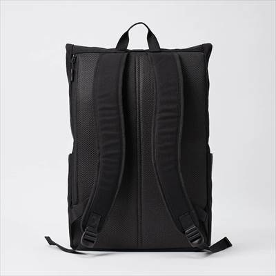ユニクロの2022年秋冬新作ロールトップバックパック