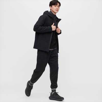 ユニクロの2022年新作・スウェットパンツ