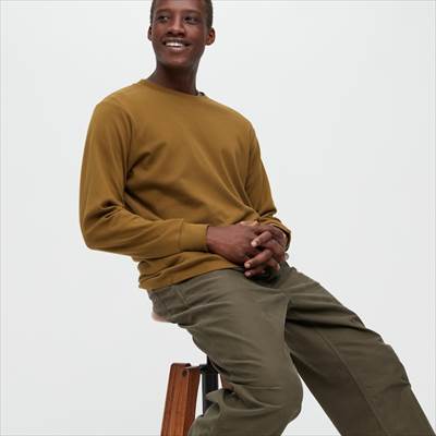 ユニクロの2022年新作・ソフトタッチクルーネックTシャツ(長袖)