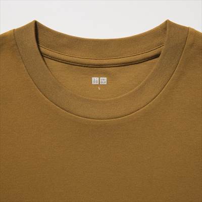 ユニクロの2022年新作・ソフトタッチクルーネックTシャツ(長袖)