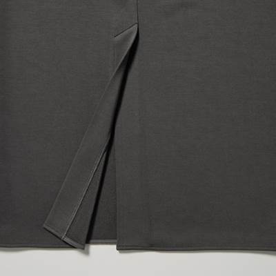 ユニクロのレディース2022年秋冬新作・ストレッチダブルフェイスナロースカート（丈標準80～84cm）