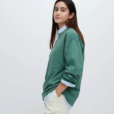 ユニクロのメンズ(男女兼用)2023春夏新作のウォッシュコットンクルーネックTシャツ(長袖)