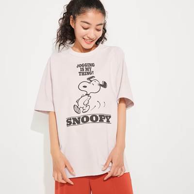 2023年新作ユニクロ×レトロ ピーナッツ UT グラフィックTシャツ（半袖・オーバーサイズフィット）