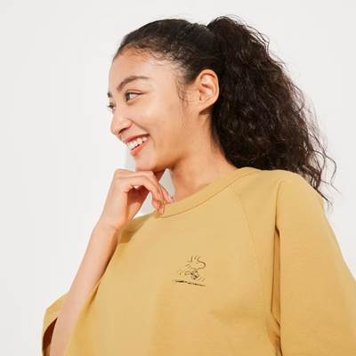2023年新作ユニクロ×レトロ ピーナッツ UT グラフィックTシャツ(半袖・オーバーサイズフィット)