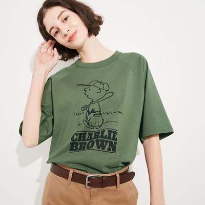 2023年新作ユニクロ×レトロ ピーナッツ UT グラフィックTシャツ(半袖・オーバーサイズフィット)