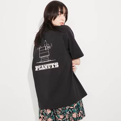 2023年新作ユニクロ×レトロ ピーナッツ UT グラフィックTシャツ(半袖・オーバーサイズフィット)