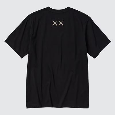 2023年新作ユニクロ×カウズ（KAWS）のコラボUT・グラフィックTシャツ（半袖・レギュラーフィット）