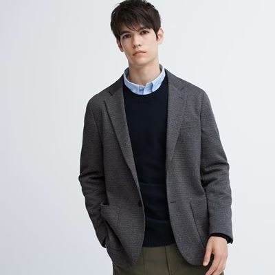 ユニクロのメンズ(男女兼用)2023年秋冬新作・コンフォート2Bジャケット(袖丈着丈標準・ガラ)