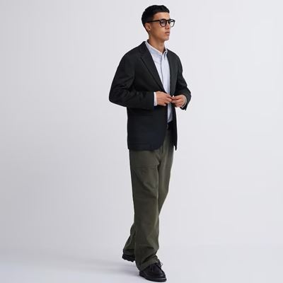 ユニクロのメンズ2023年秋冬新作・コンフォート2Bジャケット(袖丈着丈標準)