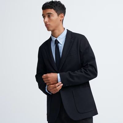 ユニクロのメンズ（男女兼用）2023年秋冬新作・コンフォート2Bジャケット（袖丈着丈標準・ストライプ）
